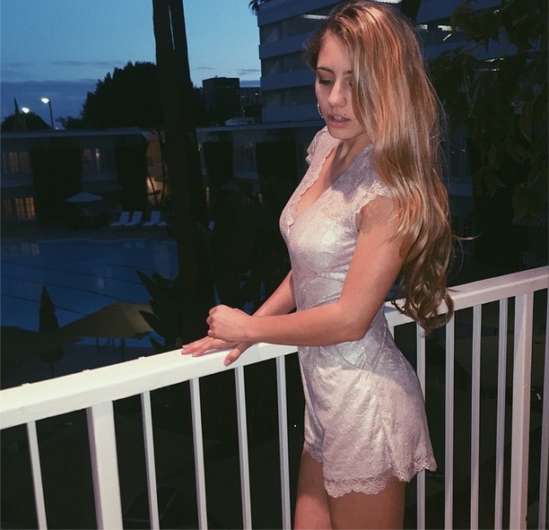 F3Edee0E