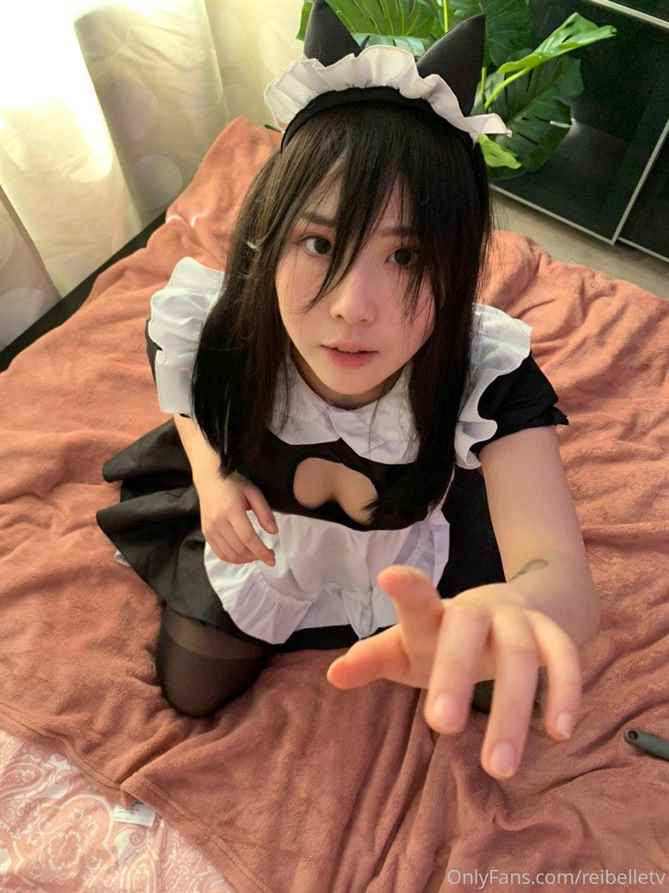 8F306F9B
