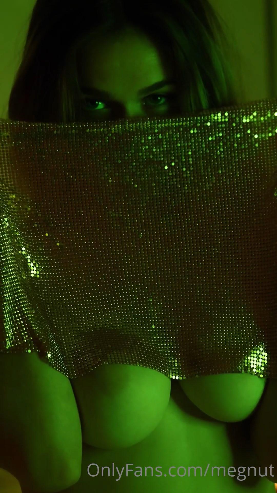 Megnutt02 Topless Hotel Room Onlyfans Video Leaked 2 8249994D