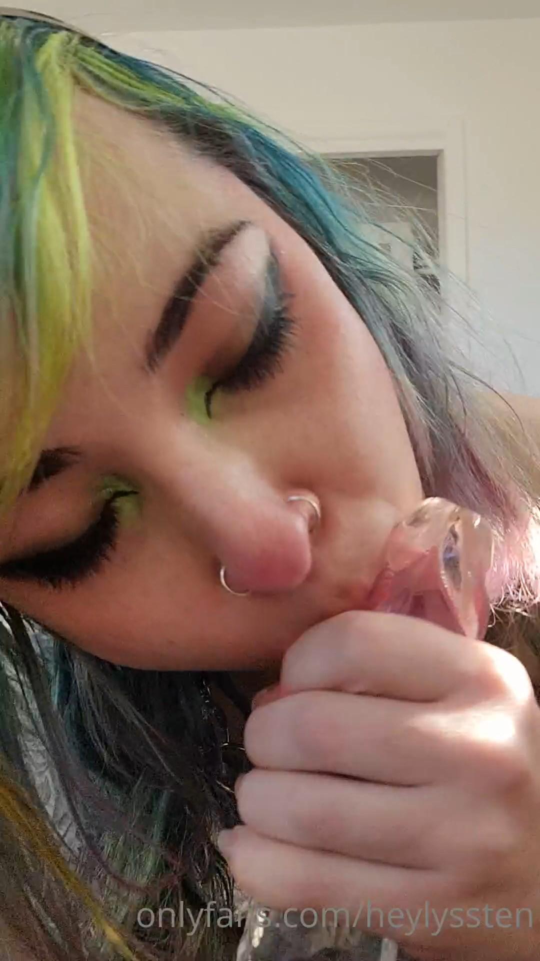 Heylyssten Deepthroat Dildo Onlyfans Video Leaked 4 69529D8C