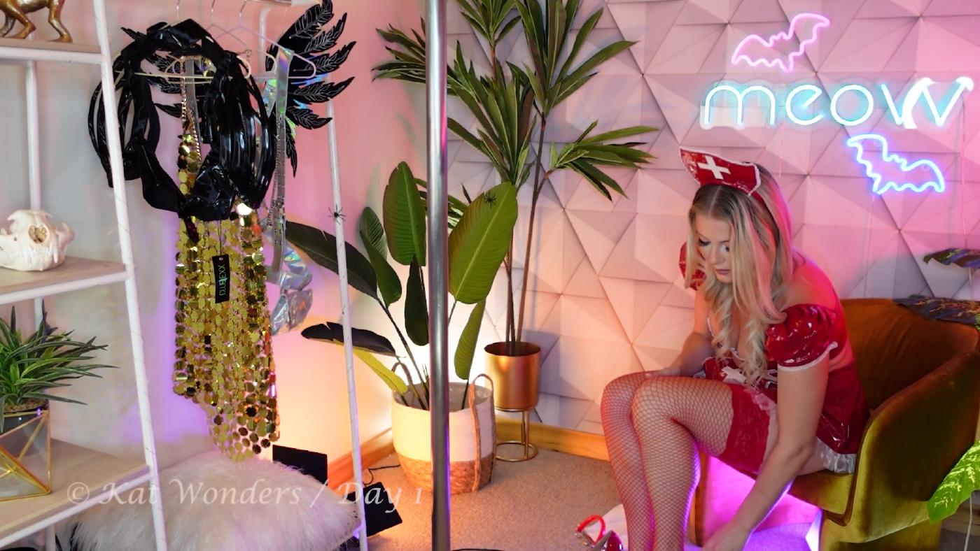 Kat Wonders Halloween Special Day 1 2022 Video 7 872D3655