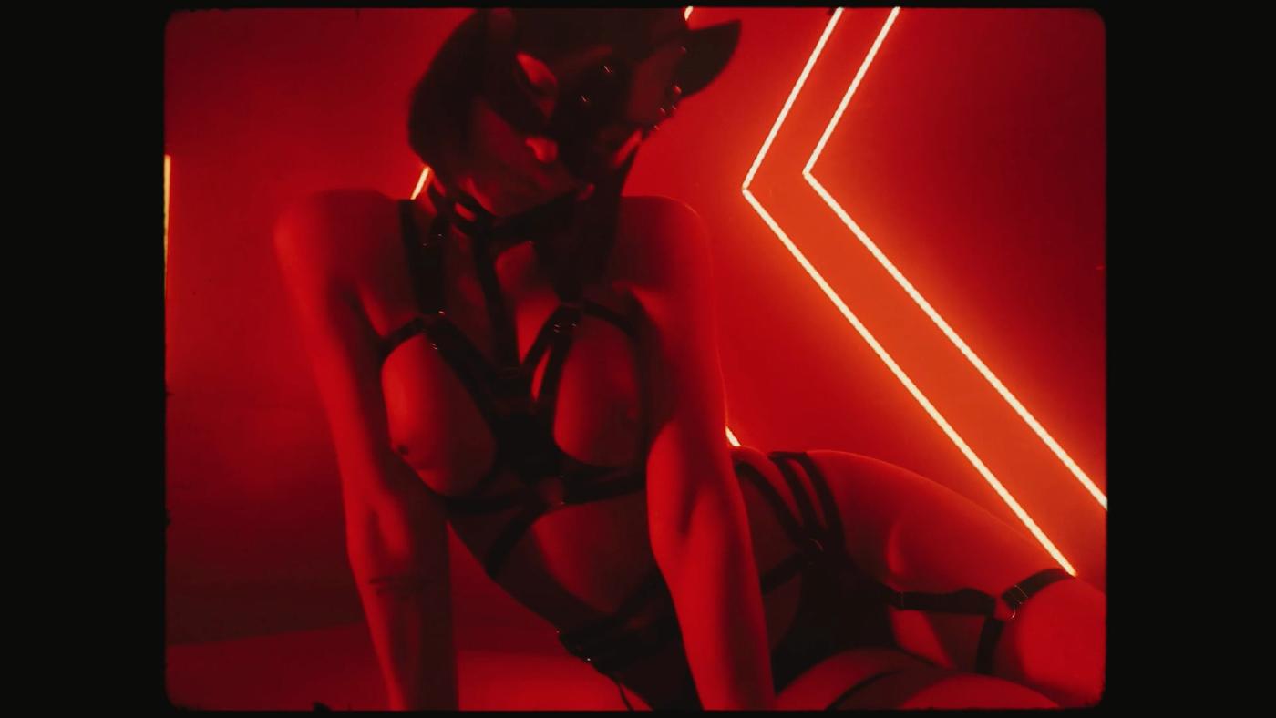 Rachel Cook Cat Mask Posing Topless Video Leaked 2 Ffe19B1E