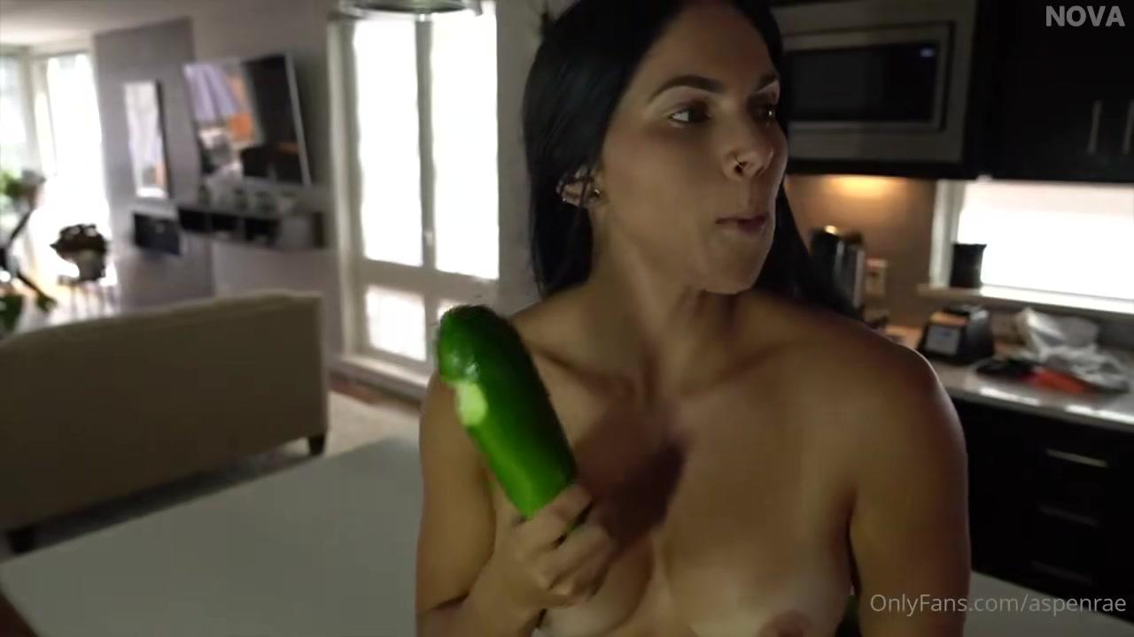 Aspen Rae Zucchini Masturbation Onlyfans Video Leaked 2 B18Bce71