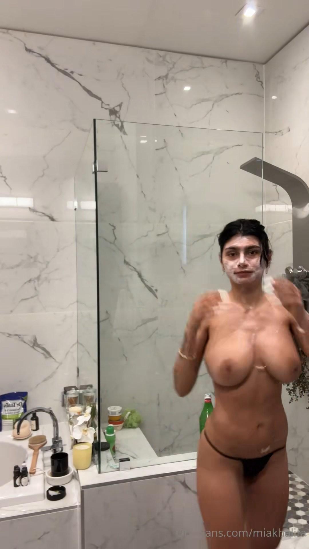 1F594287