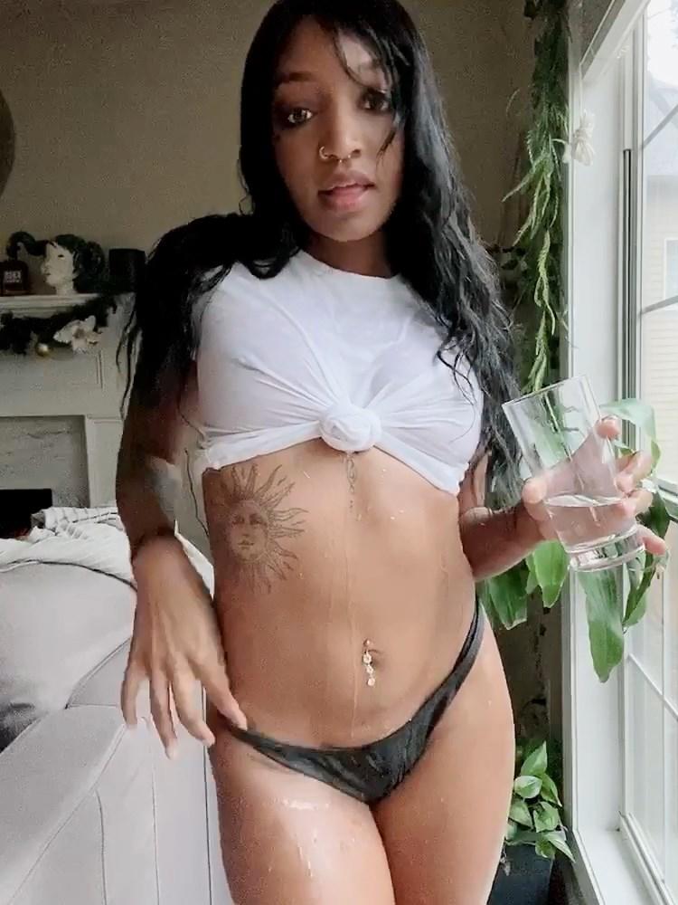 KayyyBear Nude Wet T-Shirt Onlyfans Video Leaked part 2